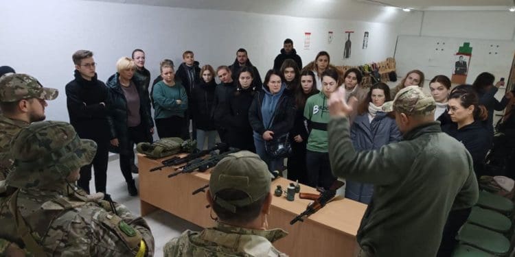 Тернополяни навчались веденню вуличного бою та основ самооборони