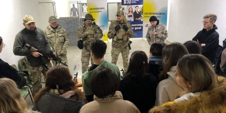 Тернополяни навчались веденню вуличного бою та основ самооборони