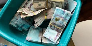 У храмах московського патріархату СБУ знайшла проросійську літературу та мільйони готівки