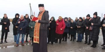 Великогаївська громада на колінах зустріла загиблого воїна Михайла Жилу