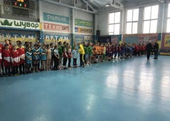 Юні спортсменки з Тернополя – срібні призерки Всеукрaїнського турніру з гaндболу