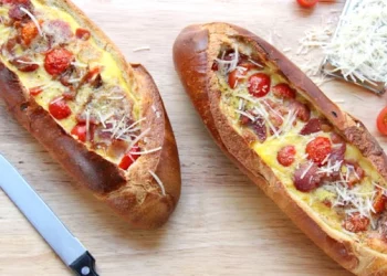 Човники з батона – рецепт хорошого сніданку