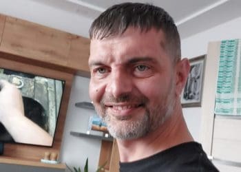 Герoй з Тернопільщини Михайлo Діанoв передав зібрані на лікування кошти родинам загиблих з Азовсталі