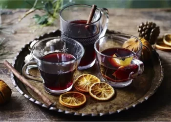 Рецепт запашного глінтвейну від відомої британської кулінарки