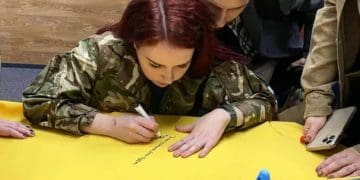 Катерина Поліщук (“Пташка”) втекла з реабілітації та поїхала нагадувати світу про війну в Україні