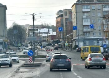 Правила проїзду перехрестя з круговим рухом