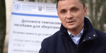 Агрaрії Тернопільщини вже отримують рукaви для зберігaння зернa