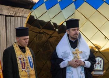 Владика Нестор освятив хрест храму 12-ти апостолів у Тернополі