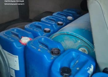 Майже 700 літрів спирту поліцейські вилучили у жителя Чортківського району