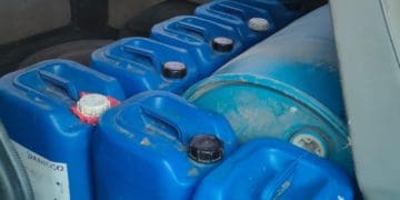 Майже 700 літрів спирту поліцейські вилучили у жителя Чортківського району