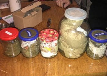 У жителя Чортківського району п’ять банок з травкою