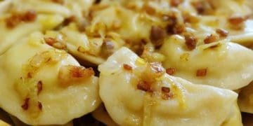 Тушківка, голі дівчачі ноги і “Вона”