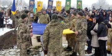 Без батька залишилися п’ятеро дітей: на Тернопільщині похоронили військового, який із сім’єю переїхав з Донеччини
