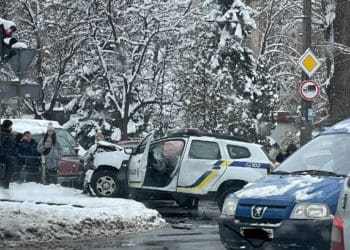 Авто розтрощене: патрульні поліцейські потрапили в ДТП  в Тернополі
