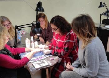 В ОСВІТНІХ ХАБАХ НА ТЕРНОПІЛЬЩИНІ ТА ВОЛИНІ НАВЧАЮТЬ ПЕРЕСЕЛЕНЦІВ 31 РОБОЧІЙ ТА IT-ПРОФЕСІЯМ