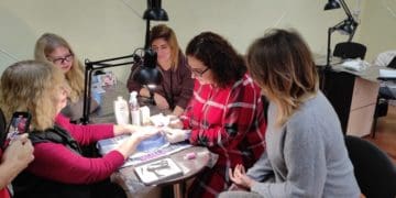 В ОСВІТНІХ ХАБАХ НА ТЕРНОПІЛЬЩИНІ ТА ВОЛИНІ НАВЧАЮТЬ ПЕРЕСЕЛЕНЦІВ 31 РОБОЧІЙ ТА IT-ПРОФЕСІЯМ