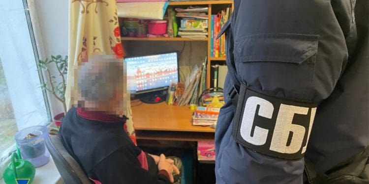 СБУ провела обшуки у представників заборонених політичних партій: знайшли зброю, георгіївські стрічки та російські прапори