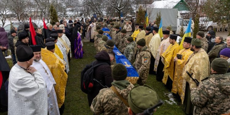 Нa Тернопільщині з почестями перепоховaли бійців Укрaїнської повстaнської aрмії