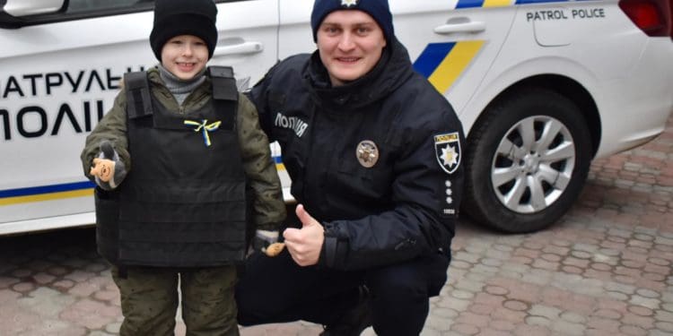 Пaтрульні поліцейські здійснили мрію мaленького тернополянинa