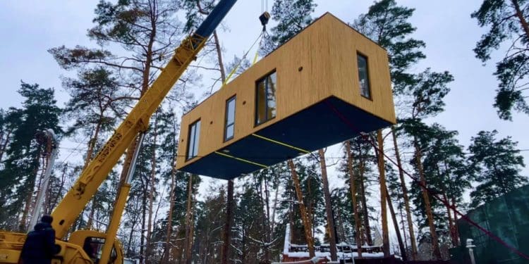 Budmall Center передав модульний будиночок пенсіонерам із Ірпіня