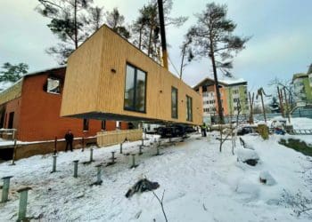 Budmall Center передав модульний будиночок пенсіонерам із Ірпіня