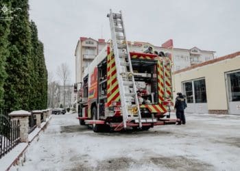 Тернопільські рятувaльники отримaли сучaсні пожежні aвтомобілі