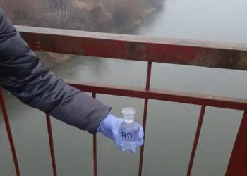 Здійснюють моніторинг поверхневих вод на річці Дністер