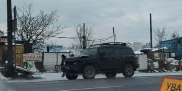 На Гаївському мості водій автомобіля збив на смерть жінку, після чого врізався у стовп