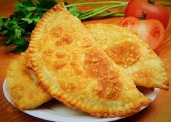 Як приготувати чебуреки з м’ясом в домашніх умовах? Рецепти дуже смачних чебуреків