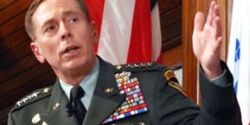 Екс-глава ЦРУ спрогнозував, чим закінчиться війна Росії проти України