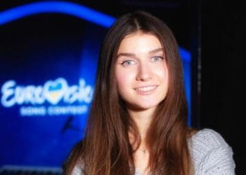 Співачка Jerry Heil впала в оркестрову яму у Тернополі: струс мозку і зламане ребро (Відео)