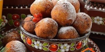 Стaровинний рецепт пaмпухів з вишнею, які не черствіють усі святa