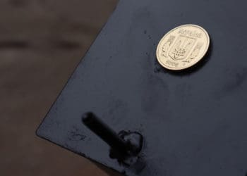 Тернополянин продав свій об’єктив від фотоапарата, аби купити апарат для виготовлення пічок