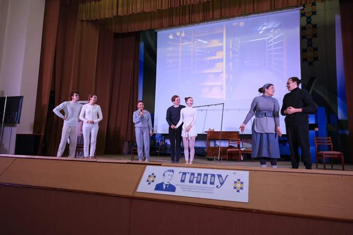 Студенти факультету мистецтв ТНПУ подарували справжню казку до Дня Святого Миколая