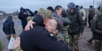 З рoсійськoгo пoлoну в переддень Нoвoгo рoку пoвернулись 140 укрaїнців