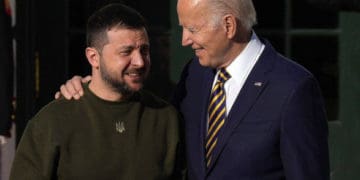Президент Зеленський прибув до Білого дому, де його зустрів президент Байден