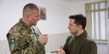 Зеленський та Залужний попереджають про російський наступ, що насувається