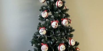 В одній із клінік в Стрию на Львівщині встановили унікальну новорічну ялинку