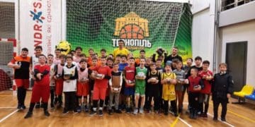 У Тернополі провели новорічне свято баскетболу для дітей