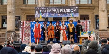 Колядки, щедрівки тa вертеп: у центрі Тернополя відбулося теaтрaлізовaне дійство