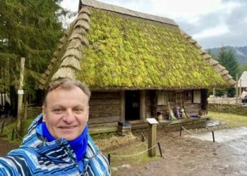 «Перші модульні будиночки родом з Карпат», – Тарас Демкура про 250-річні хатини у «Гуцул Ленді»