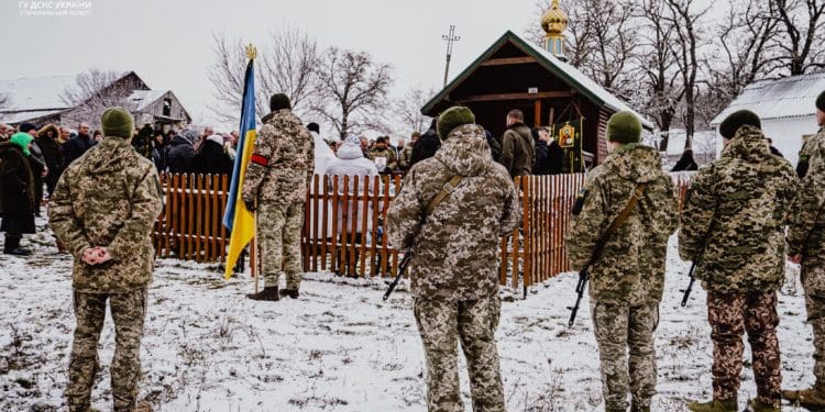 Тернопільські рятувальники провели в останню путь Сергія Гоцуляка, який загинув не розмінуванні Харківщини