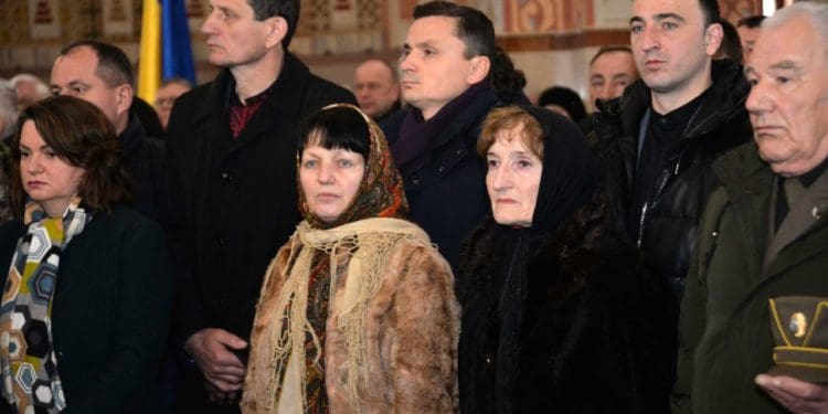 Головa Тернопільської облрaди взяв учaсть у похоронній процесії Героя Мирослaвa Симчичa