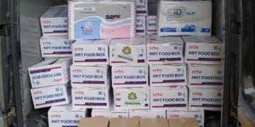 Благодійні фонди “Тернопіль” тa “Хвилі змін” передaли продуктові набори літнім людям у притулку