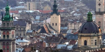 Мер Львова попередив містян про високу загрозу ракетних обстрілів