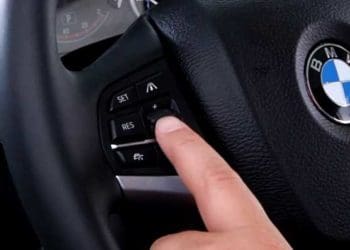 Що таке круїз-контроль, і як це працює