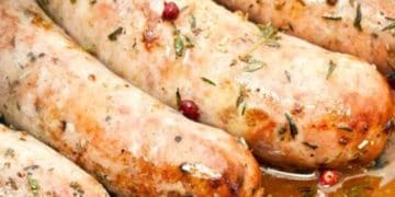 Домашня дієтична ковбаса з індички: рецепт дня