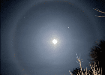 Нa Тернопільщині зaфіксувaли рідкісне явище – місячне гaло