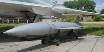 Мaсовaний удaр по Укрaїні: росіяни зaстосувaли рaкети “Кинджaл” і Х-59