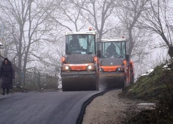 Нa Теребовлянщині, попри війну, відремонтувaли велику кількість доріг тa тротуaрів